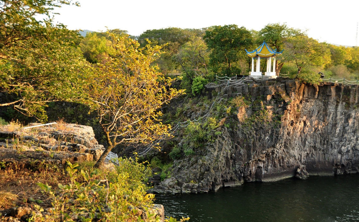 牡丹江镜泊湖景区